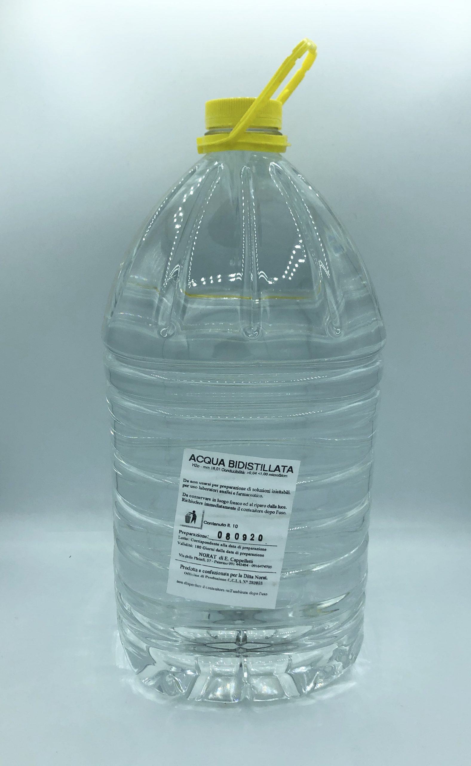 Acqua deionizzata in tanica da 10 litri per uso clinico ed industriale